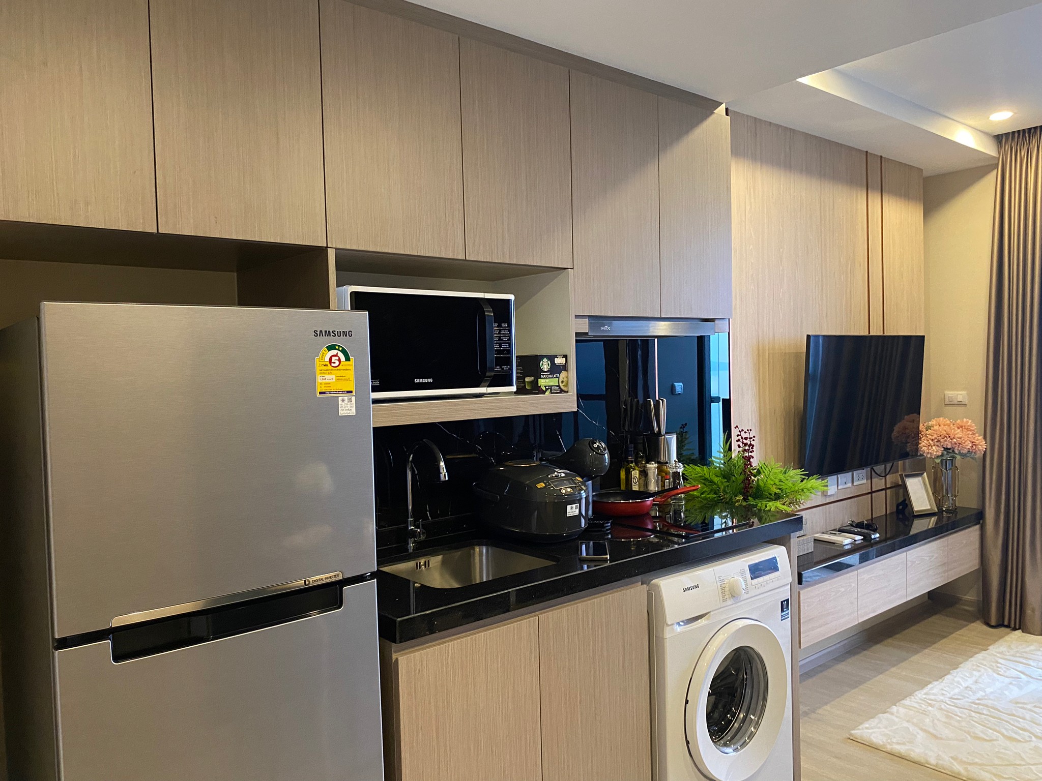 One Bedroom Condo For Rent