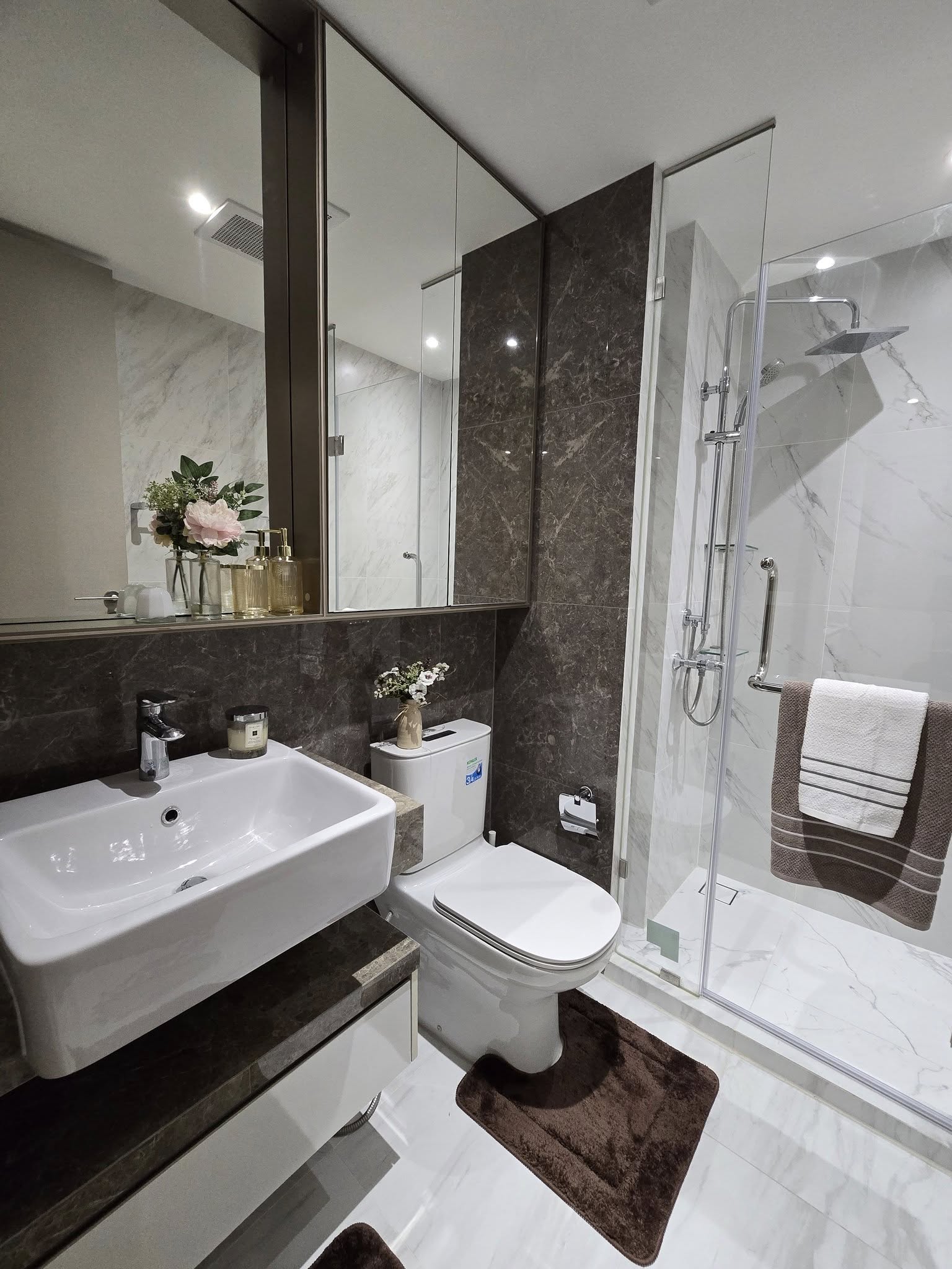 Two Bed Room Condo For Rent