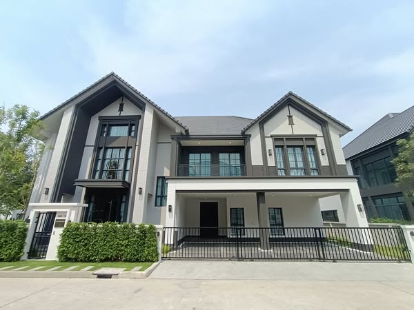 Large Detached House For Rent
