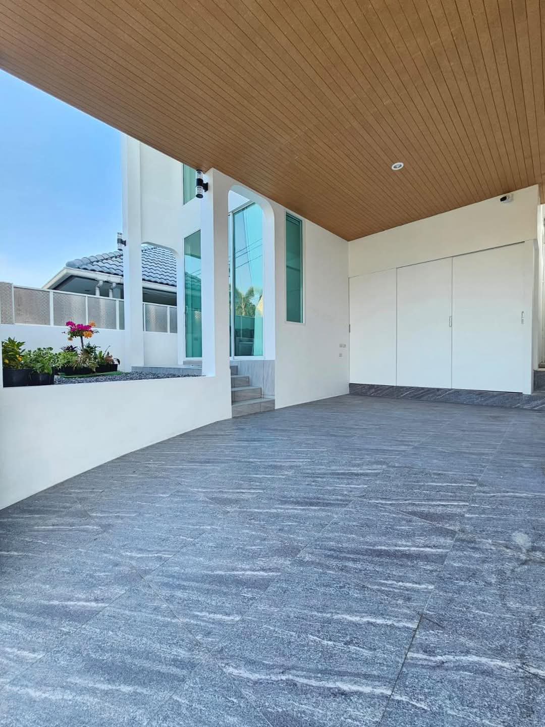 Luxury Villa For Rent