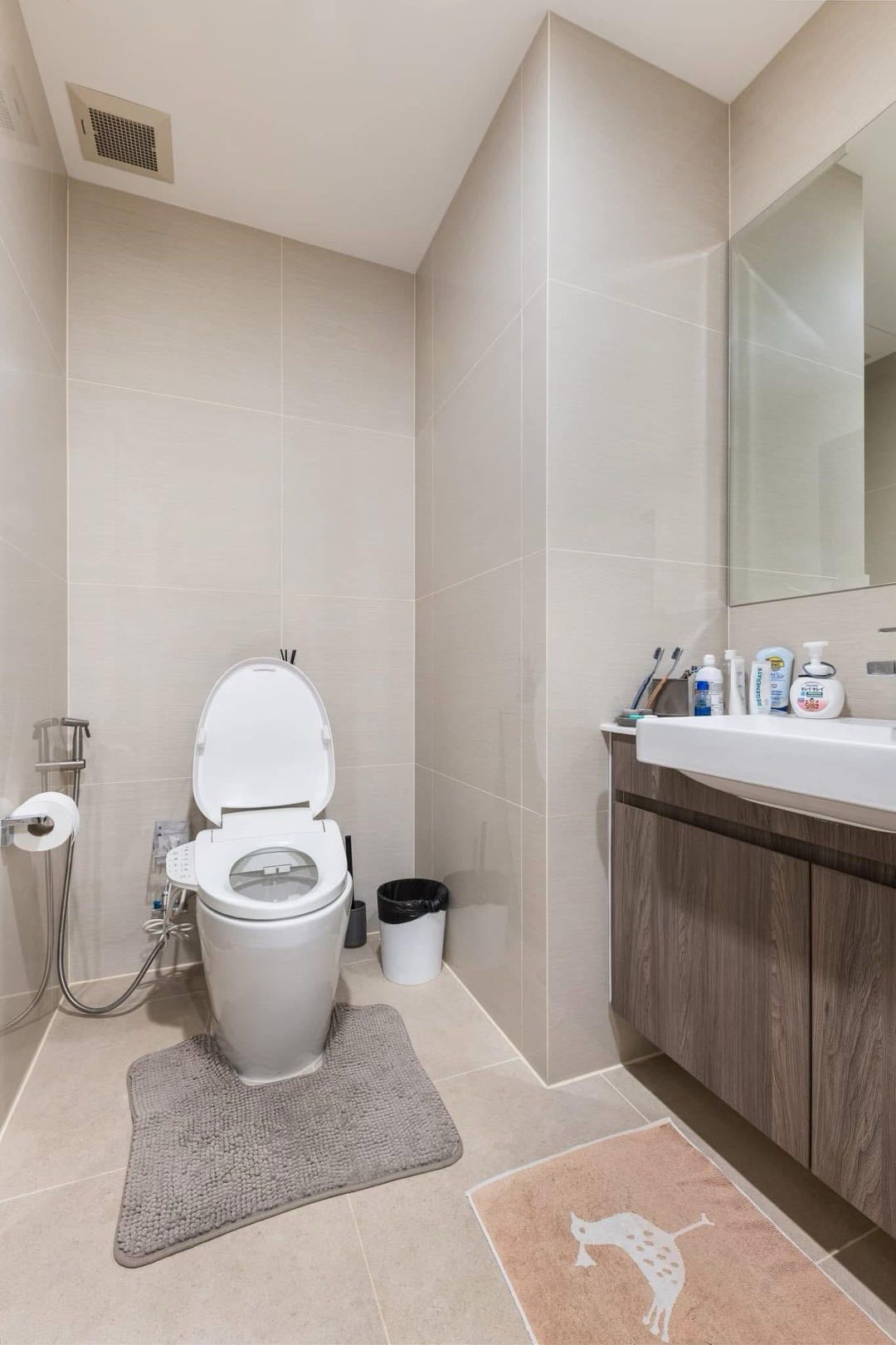 Two Bed Room Condo For Rent