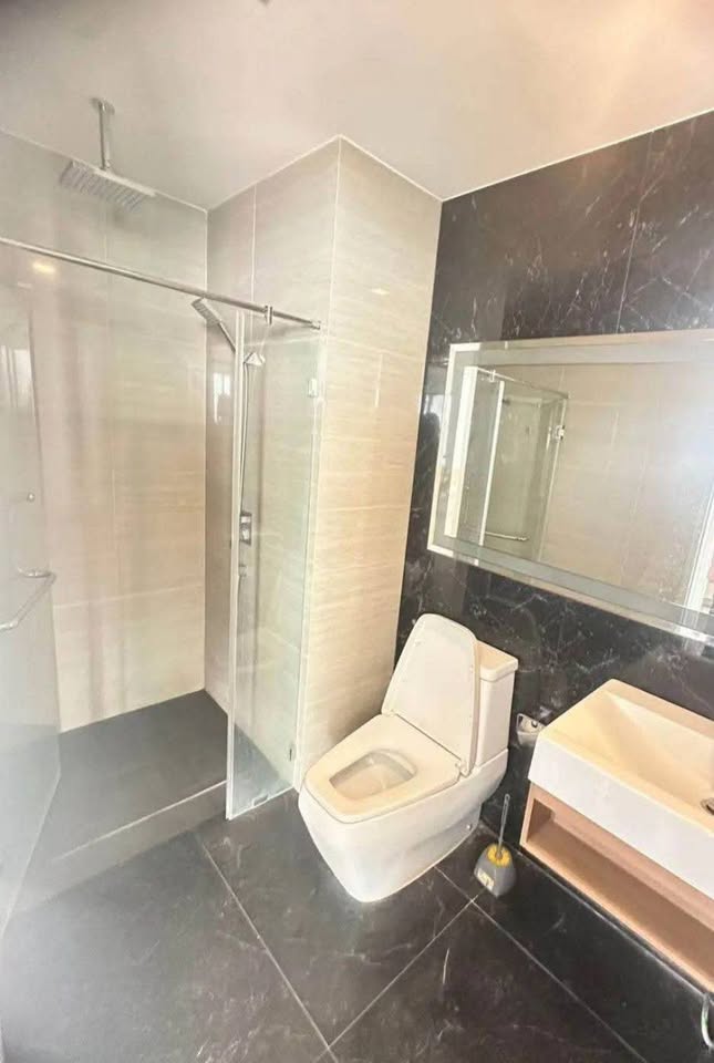Three Bed Room Apartment For Sale