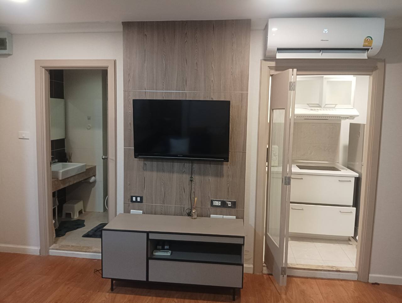 Studio Room For Rent