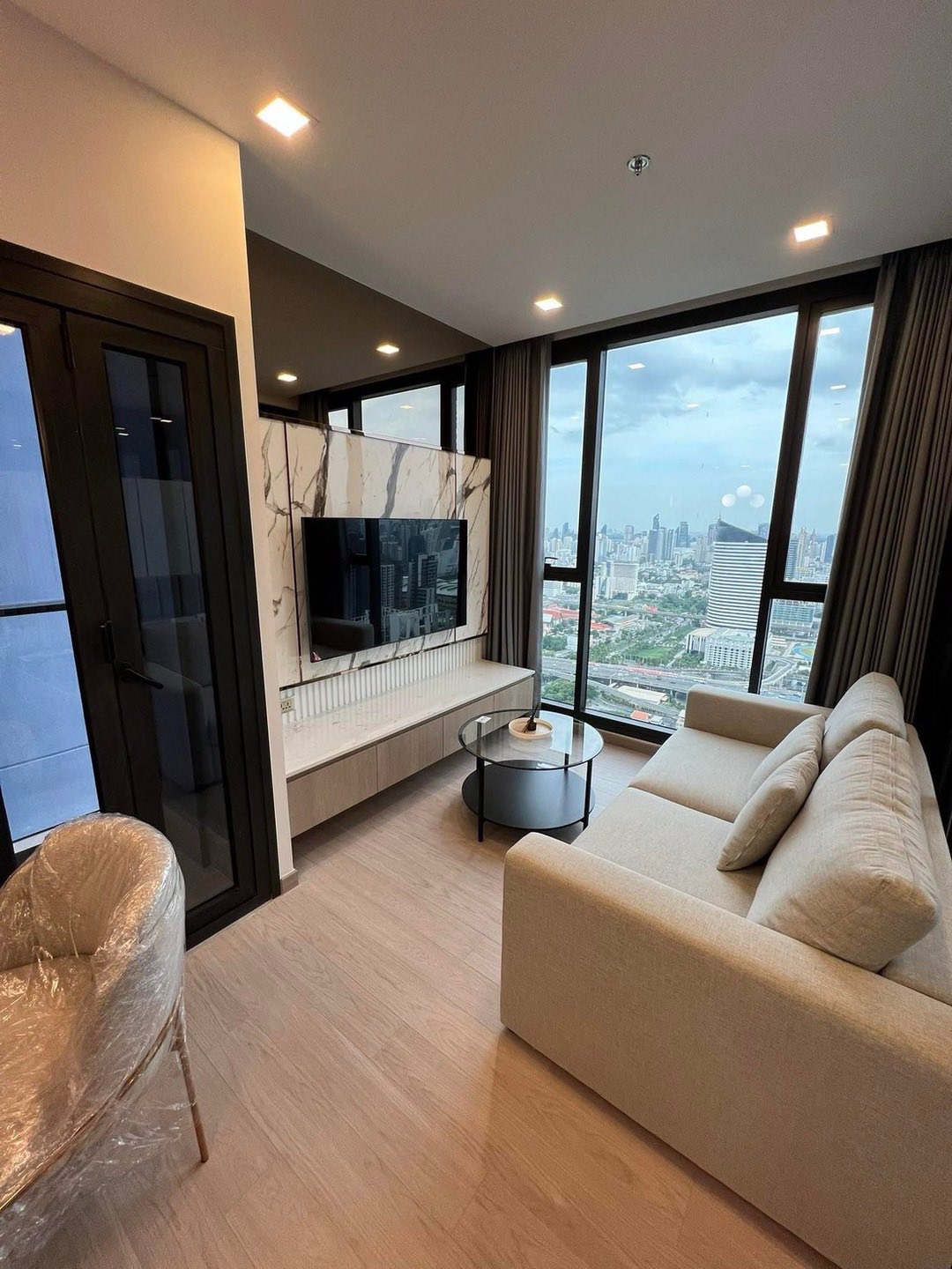 One Bedroom Condo For Rent