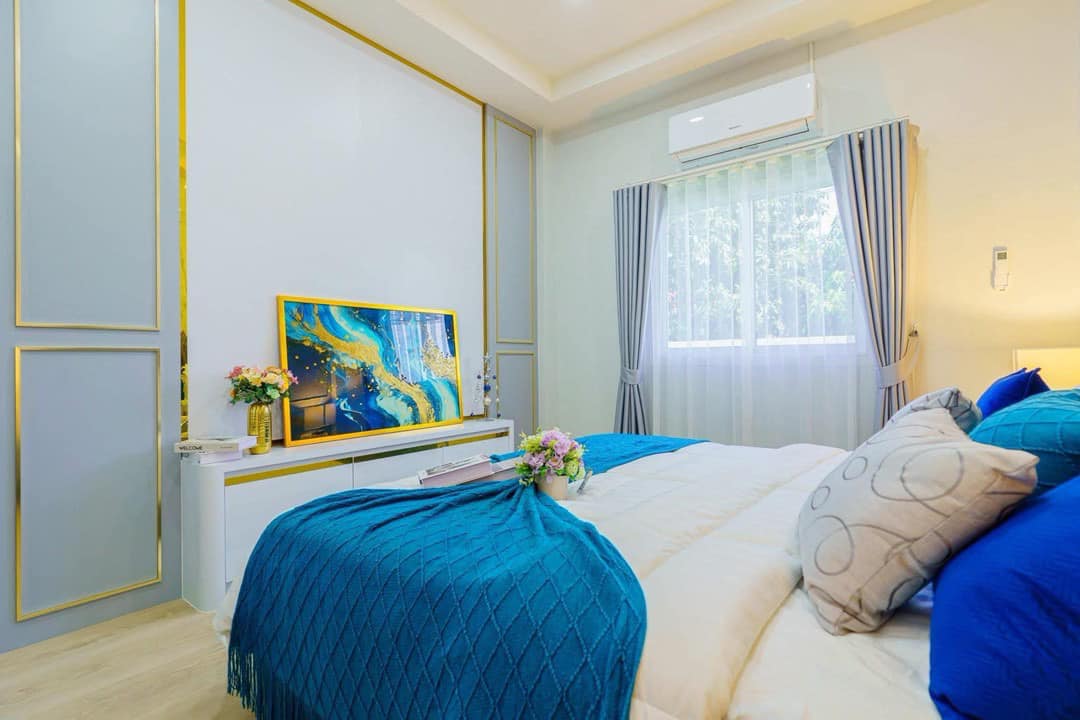 Detached House for Sale