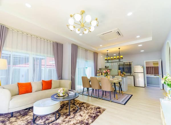 Detached House for Sale
