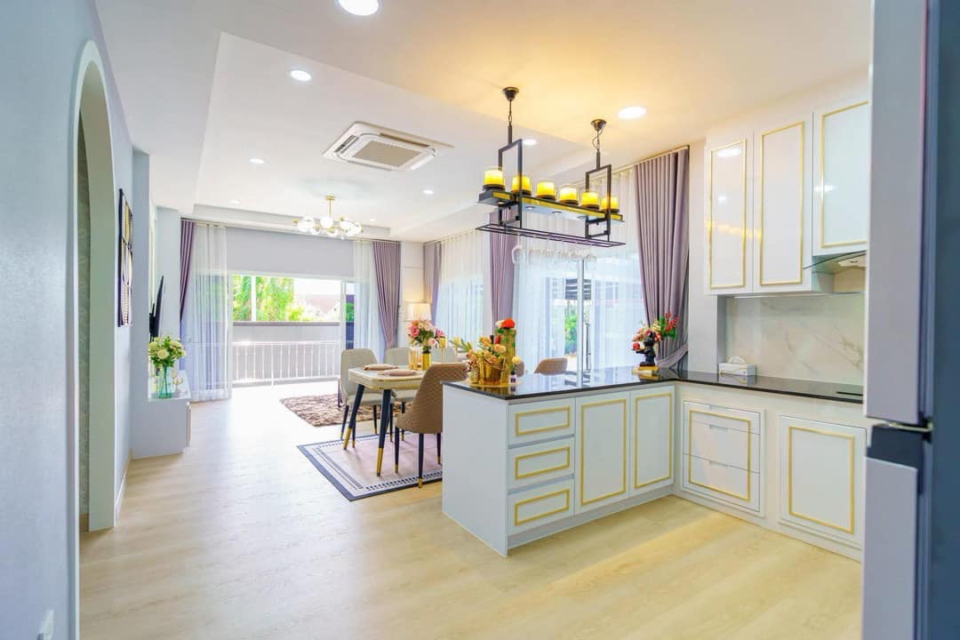 Detached House for Sale