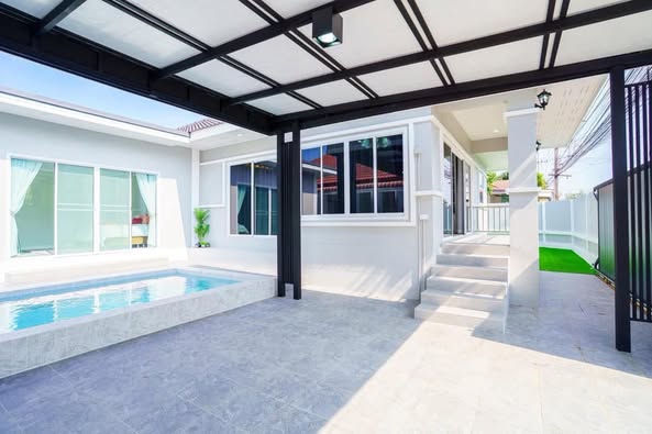 Detached House for Sale