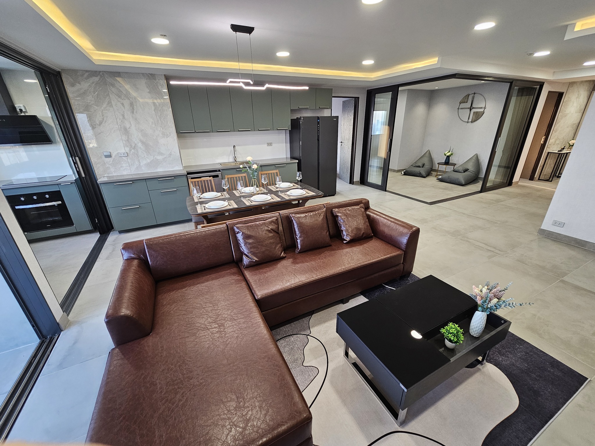 Large Three Bed Room Apartment For Sale