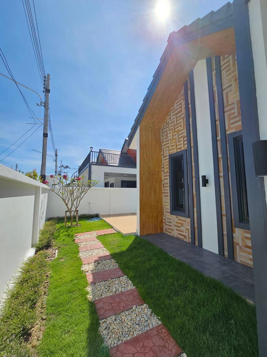 Large Pool Villa For Rent