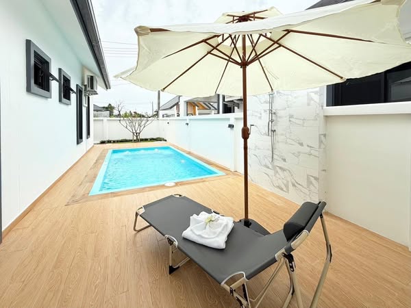 Large Pool Villa For Rent