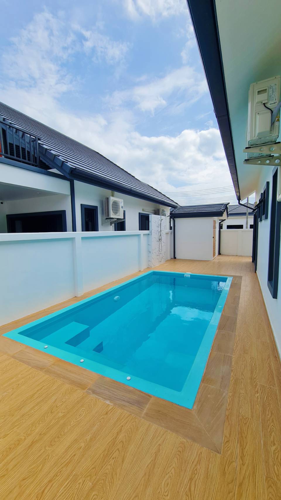 Large Pool Villa For Rent