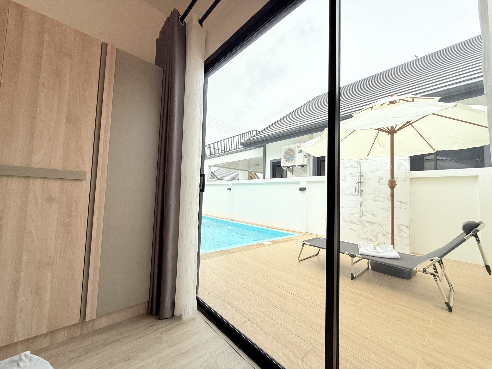 Large Pool Villa For Rent
