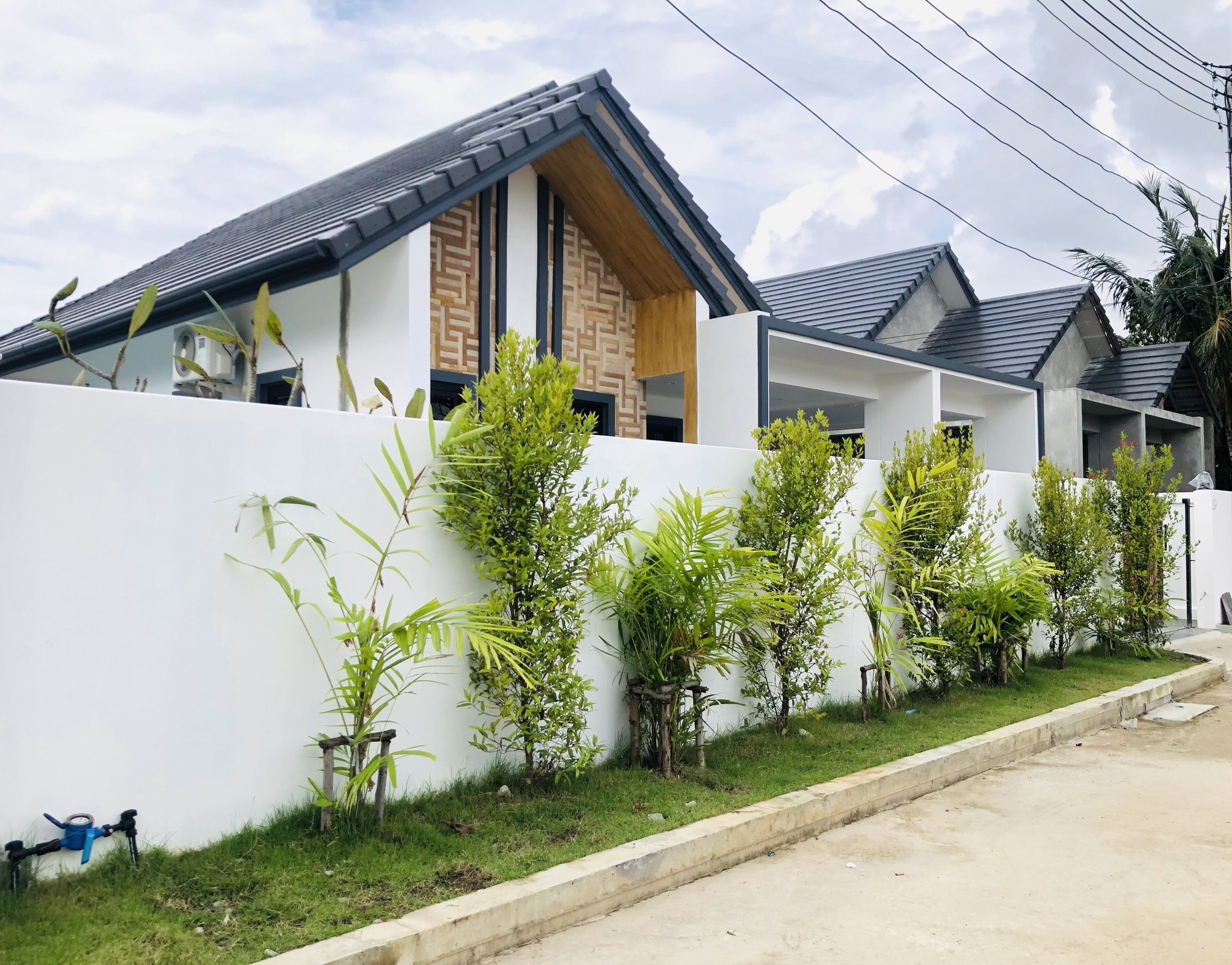 Large Pool Villa For Rent