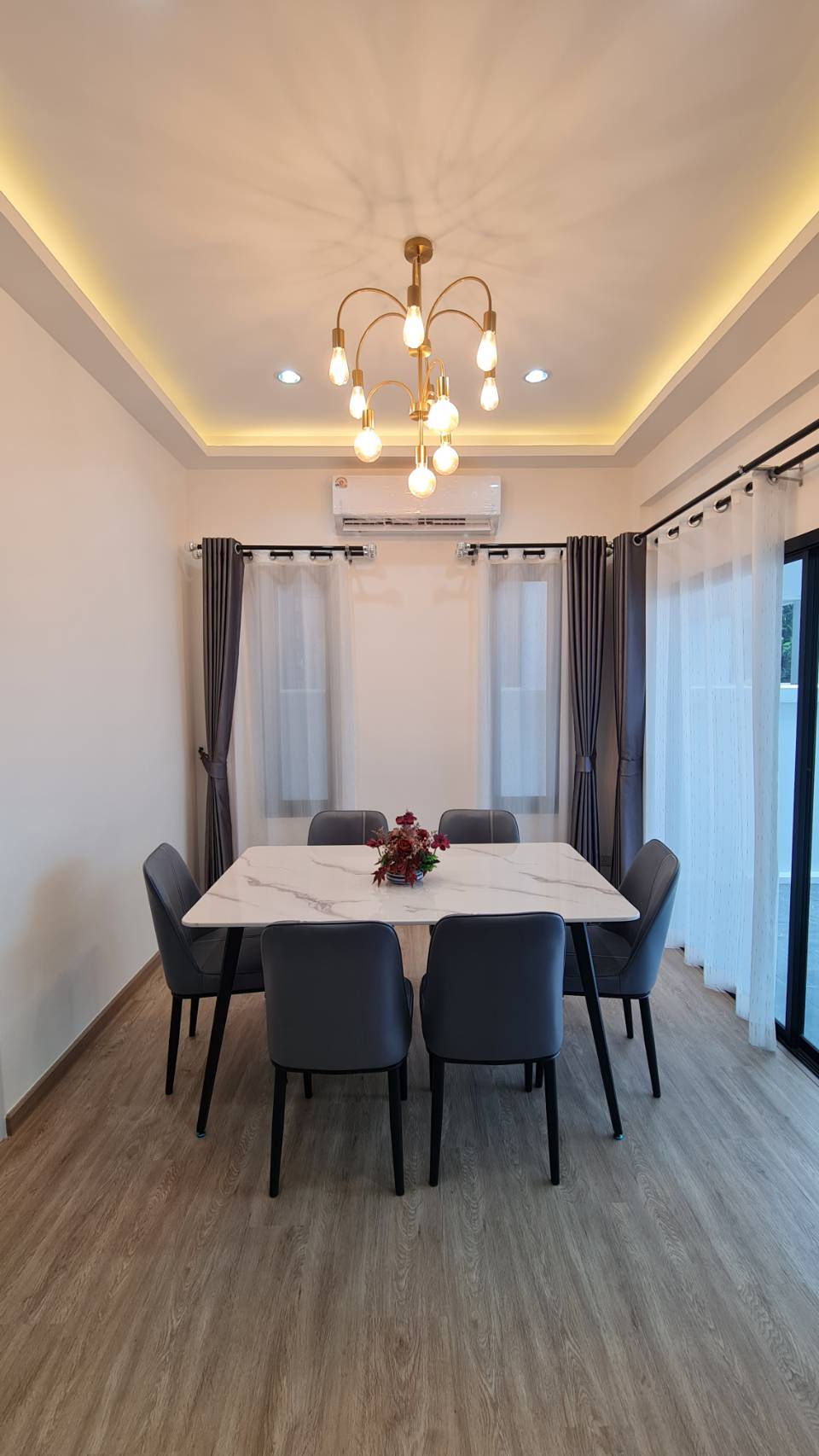 Large Pool Villa For Rent