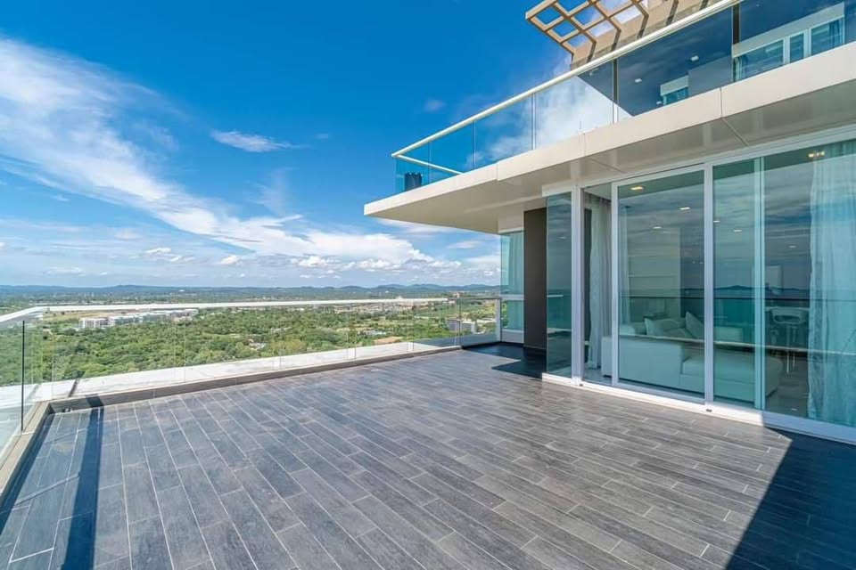 Pent House For Sale