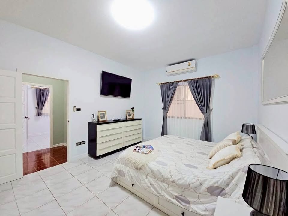 Detached House for Sale