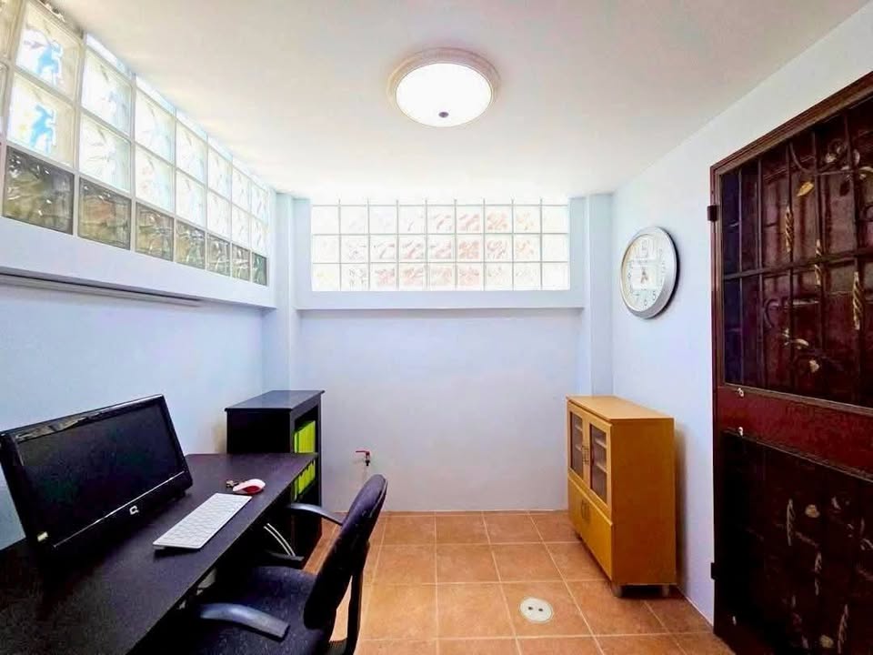 Detached House for Sale