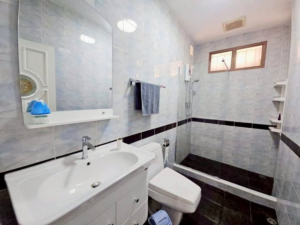 Detached House for Sale