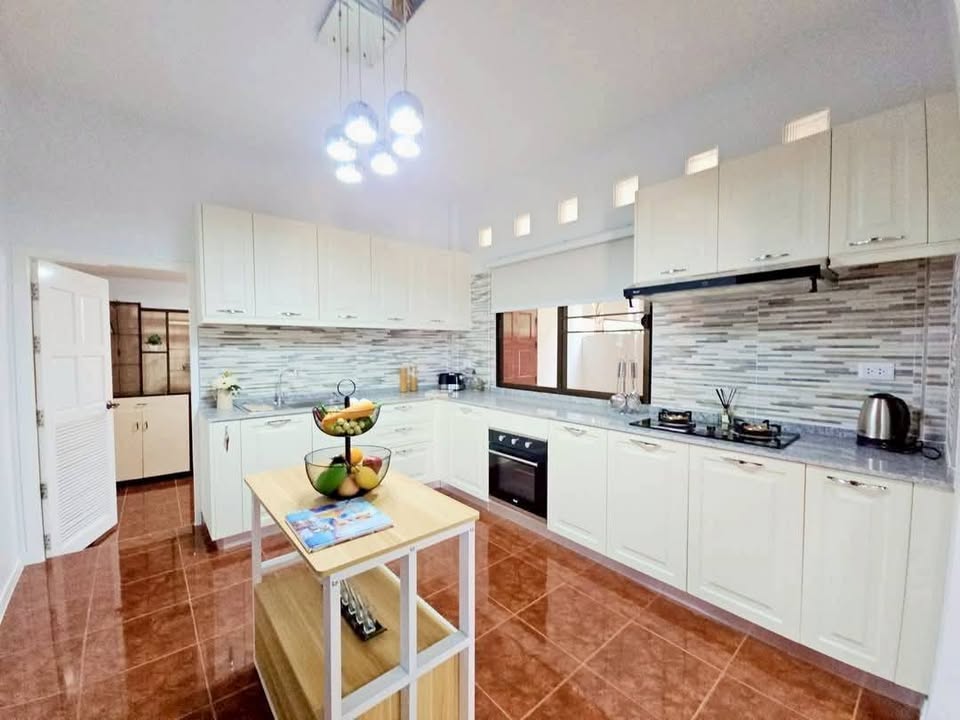 Detached House for Sale