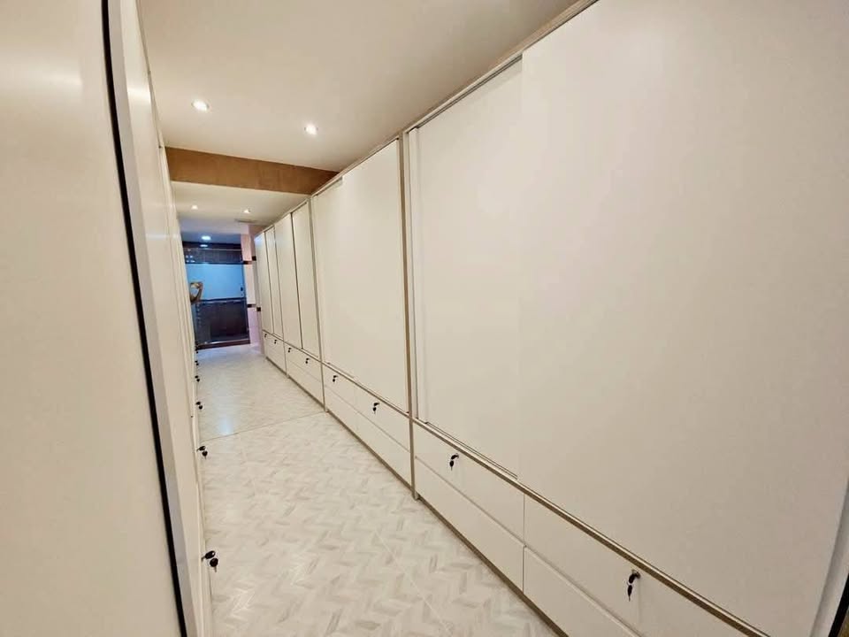 Detached House for Sale