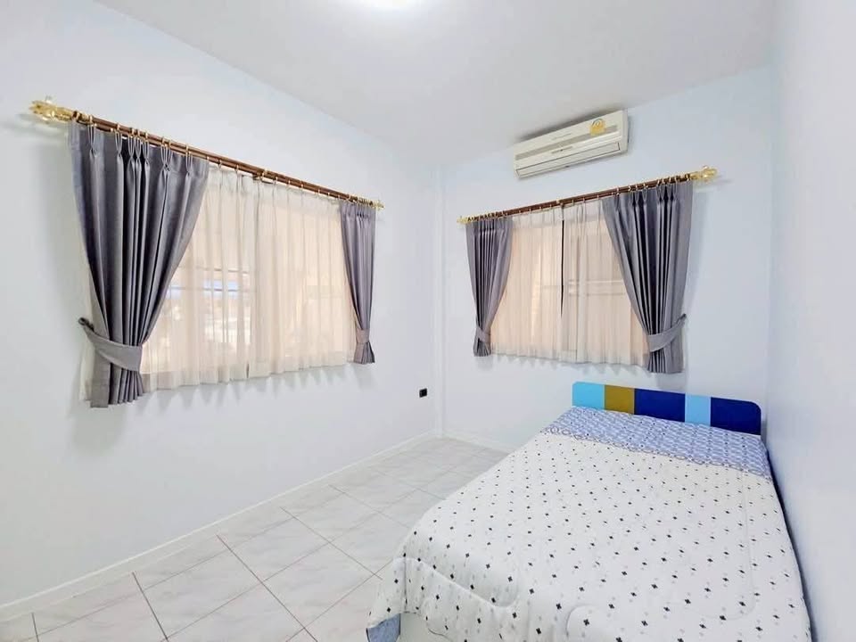Detached House for Sale