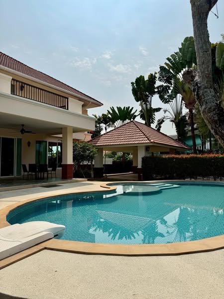 Luxury Pool Villa For Rent