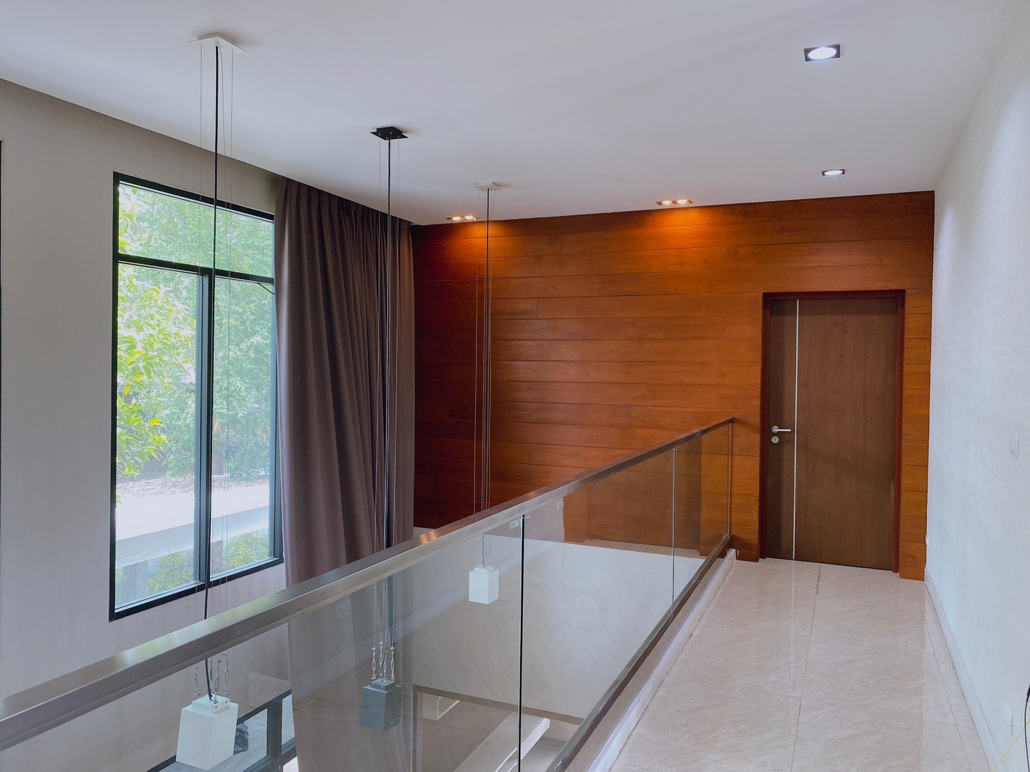 Detached House For Rent