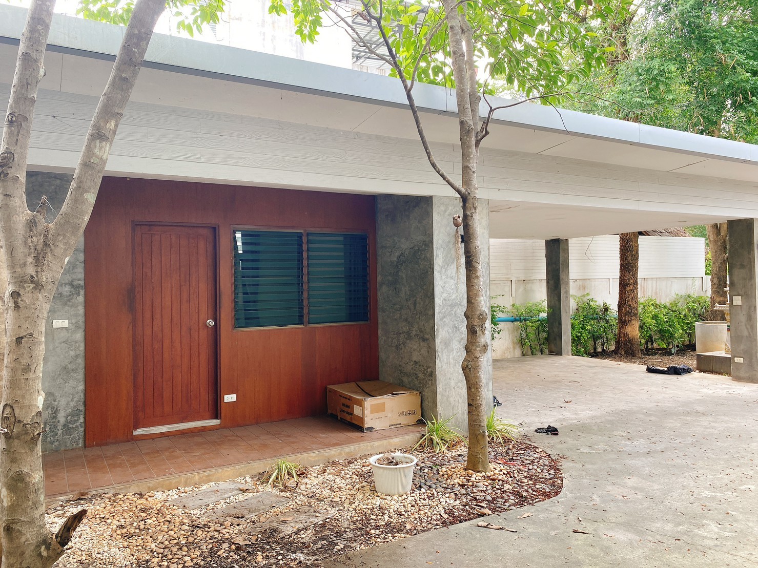 Detached House For Rent
