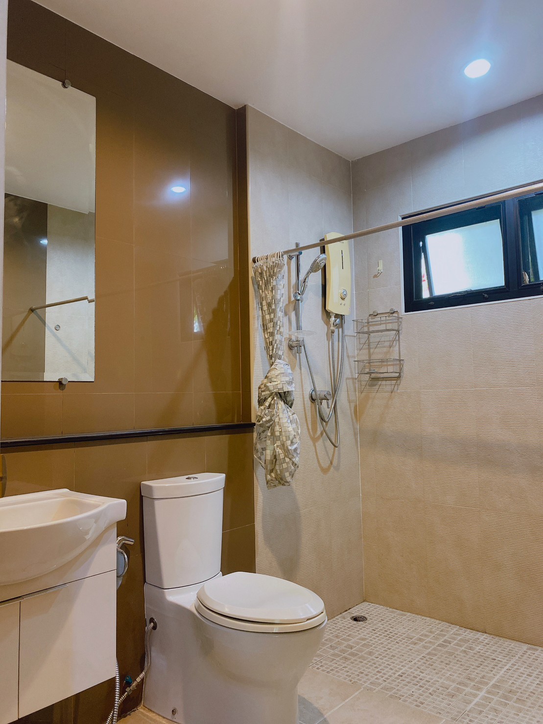 Detached House For Rent