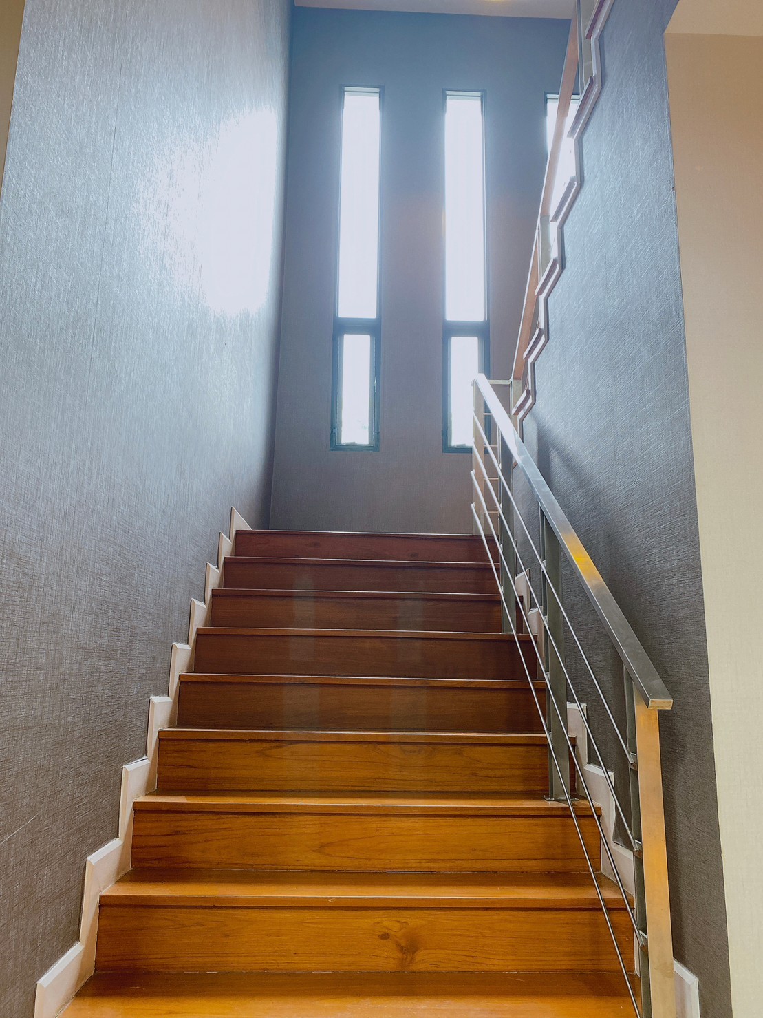 Detached House For Rent