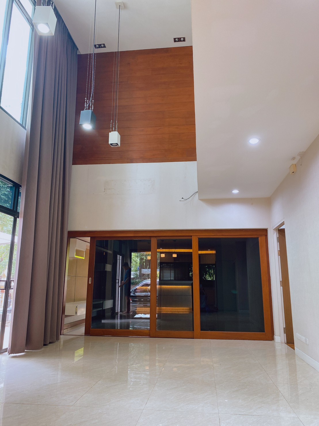 Detached House For Rent