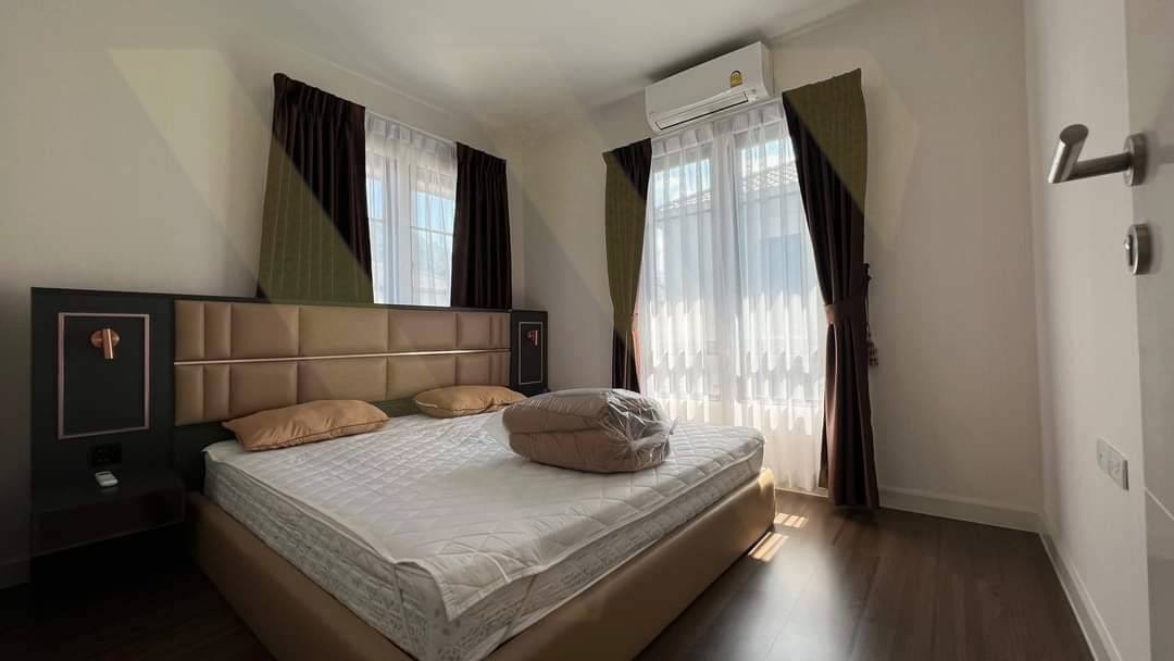 Detached House For Rent