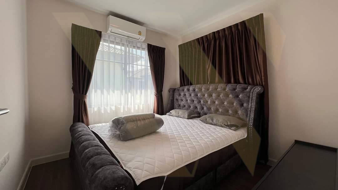 Detached House For Rent