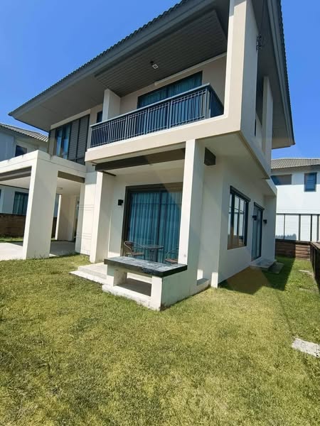 Detached House For Rent