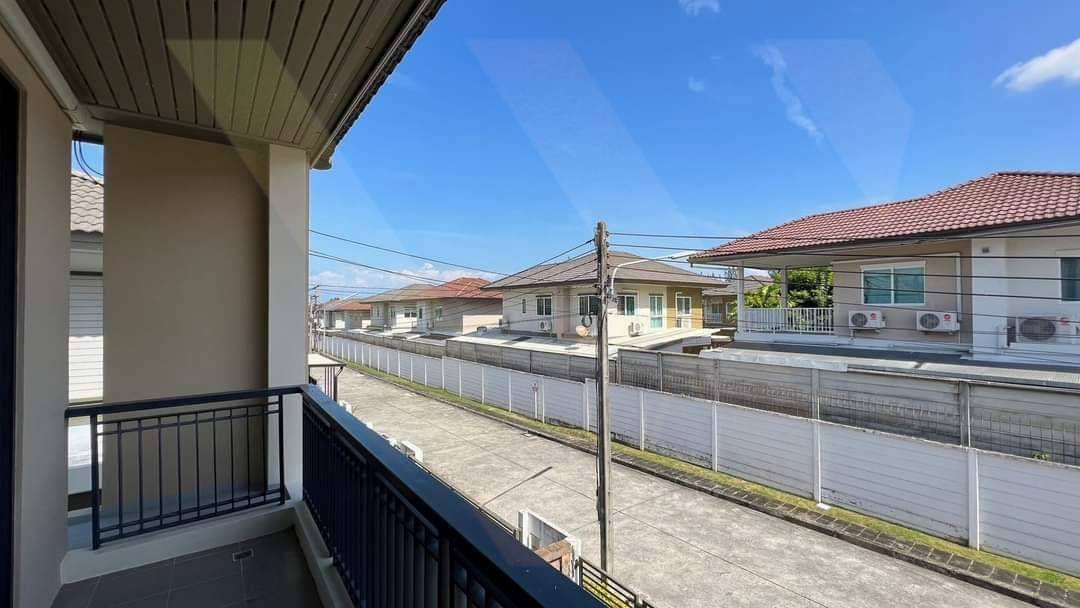 Detached House For Rent