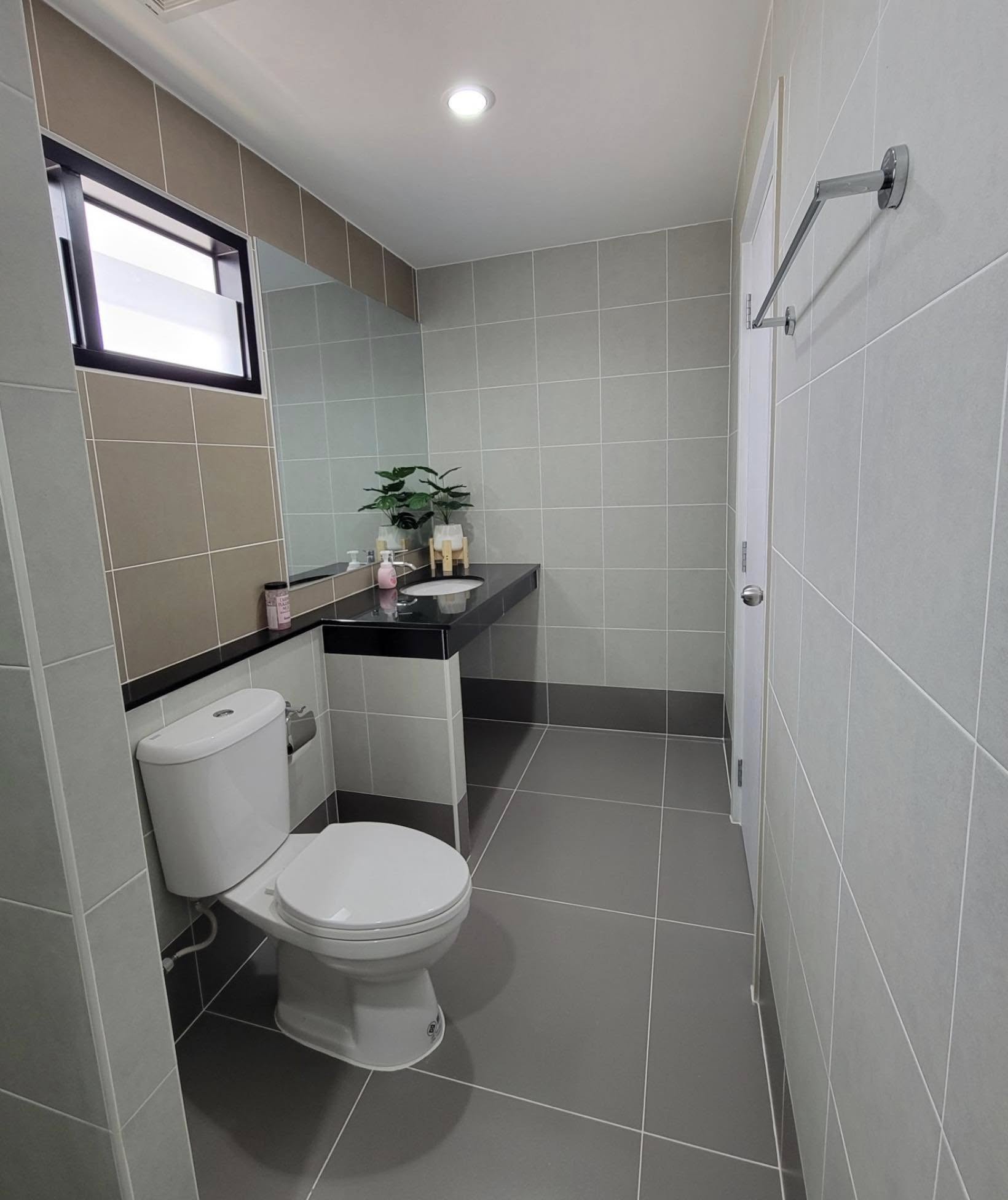 Detached House For Rent