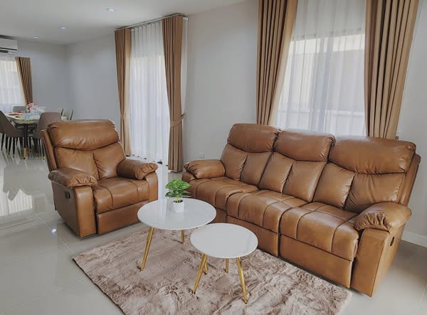 Detached House For Rent