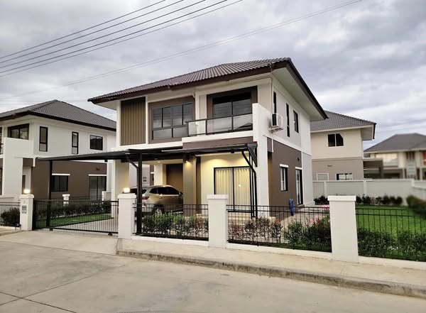 Detached House For Rent