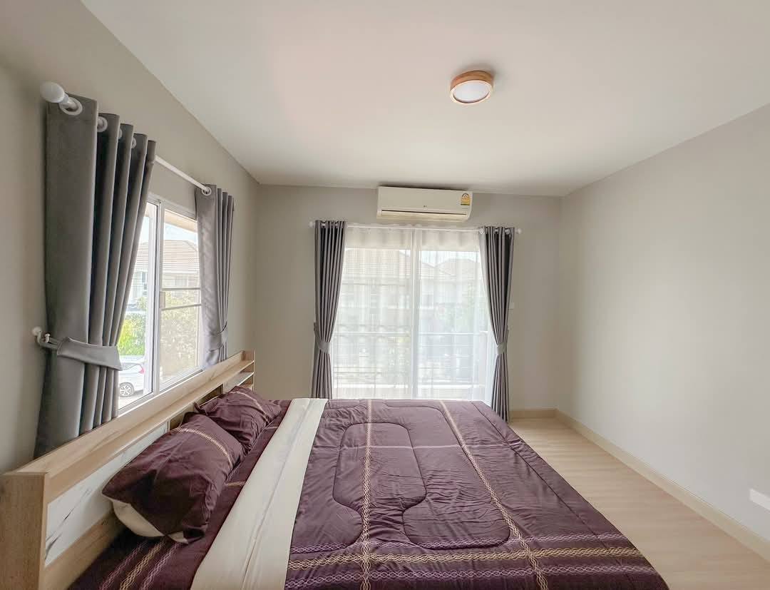 Detached House For Rent