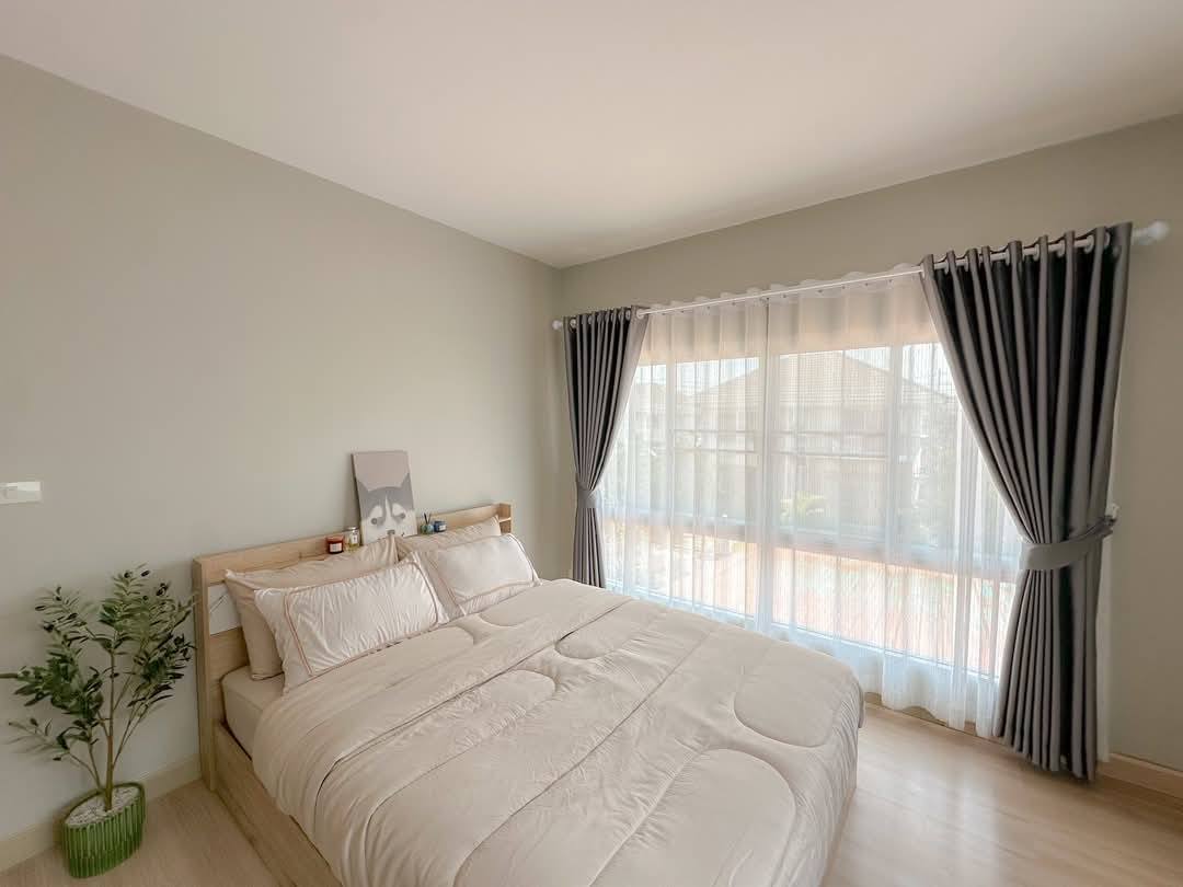 Detached House For Rent