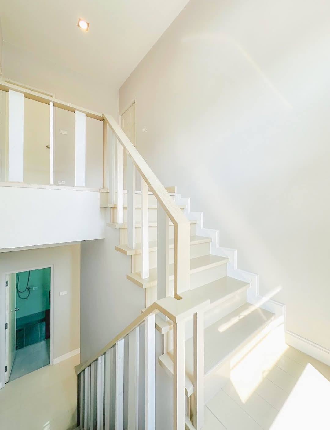 Detached House For Rent
