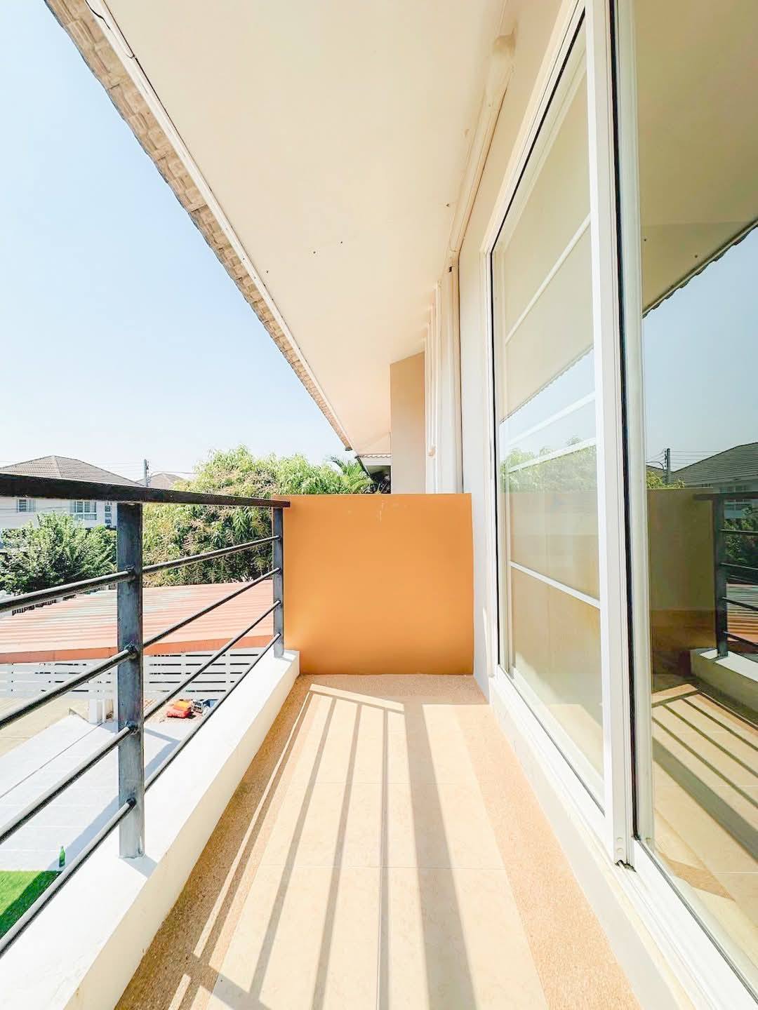 Detached House For Rent