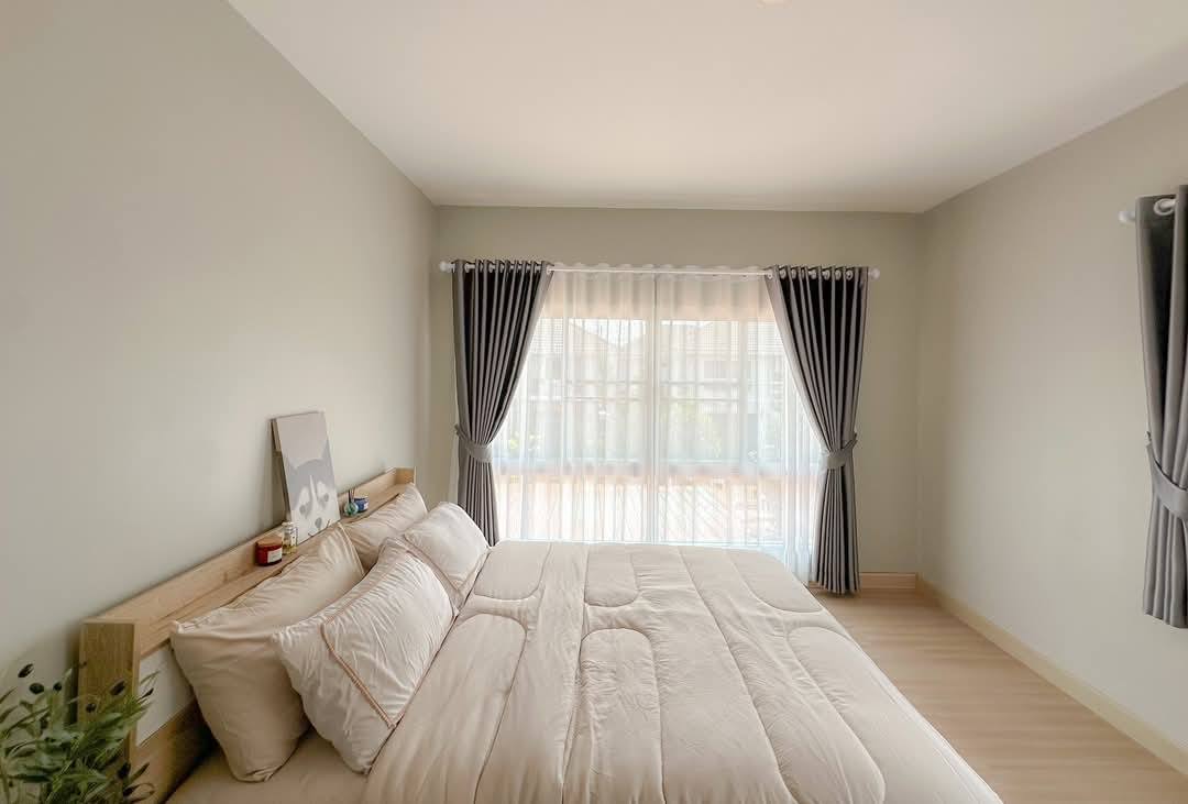 Detached House For Rent