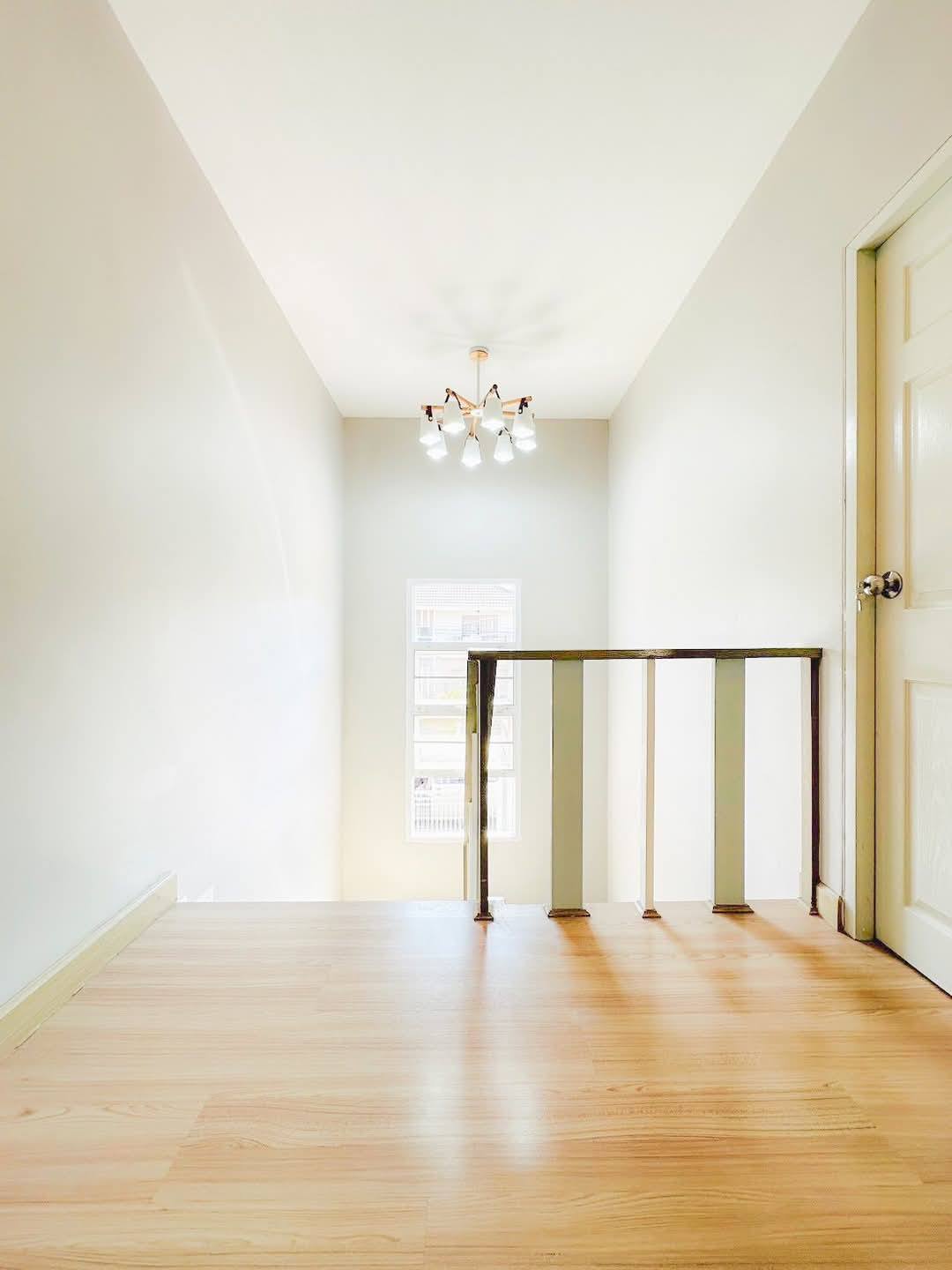 Detached House For Rent