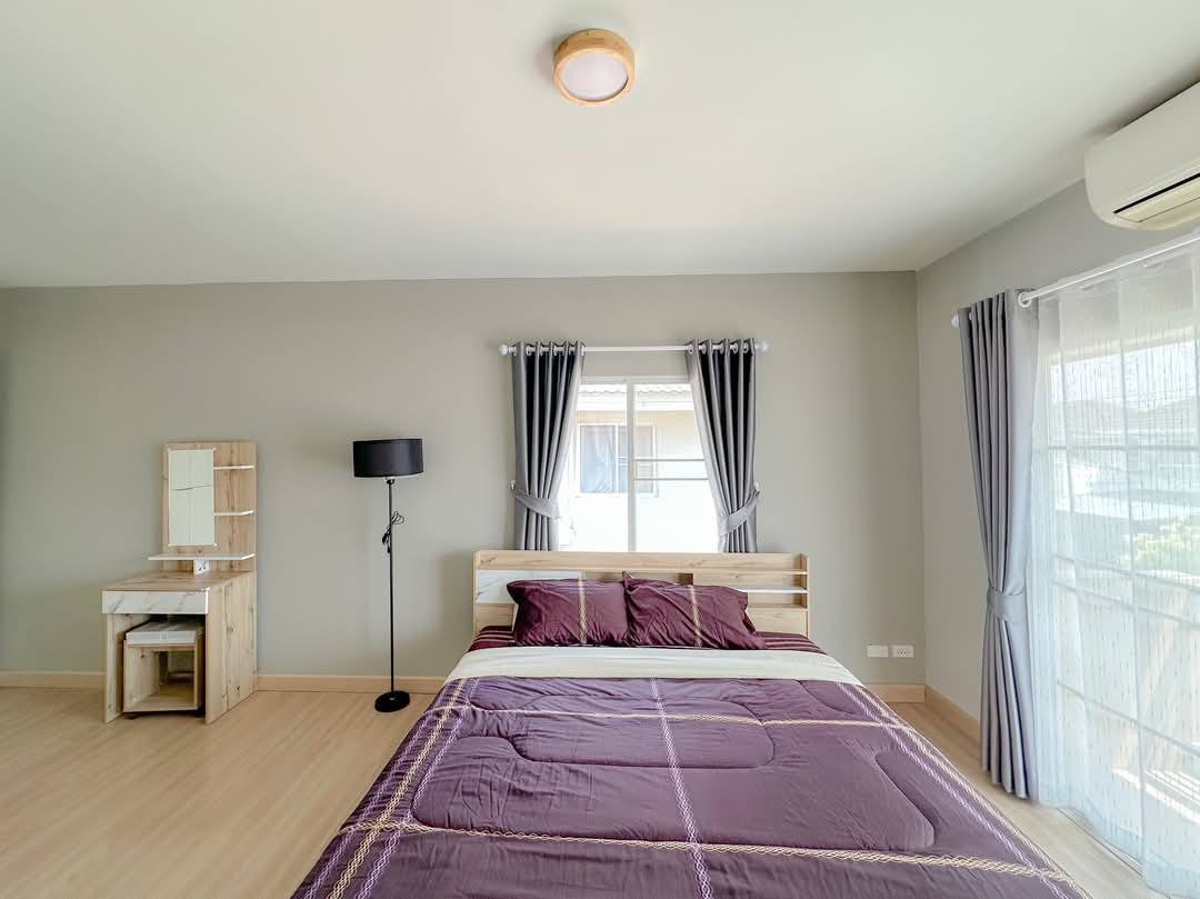Detached House For Rent