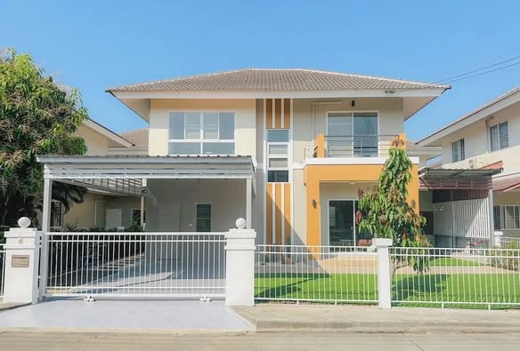 Detached House For Rent