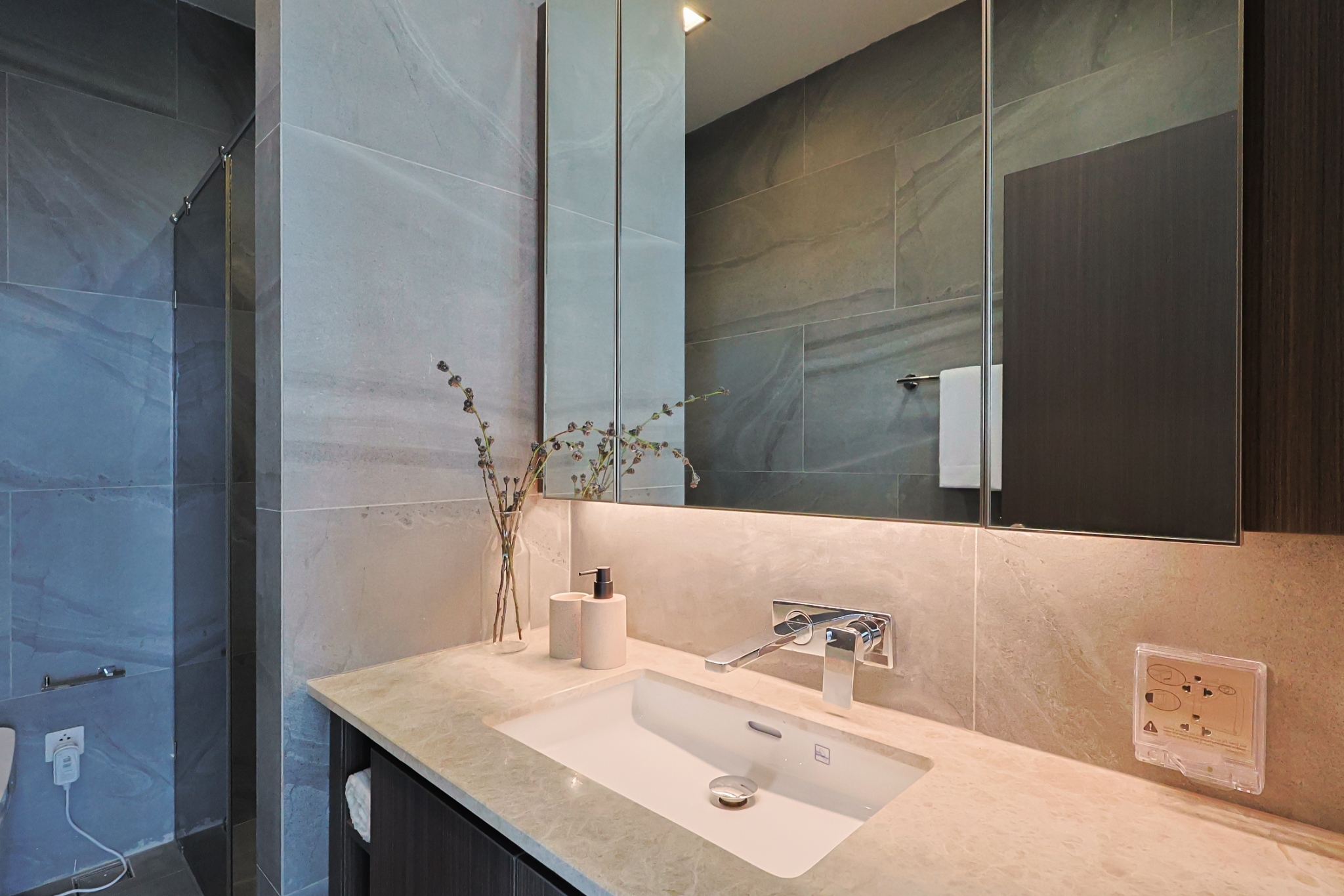 Large Spacious Penthouse For Sale
