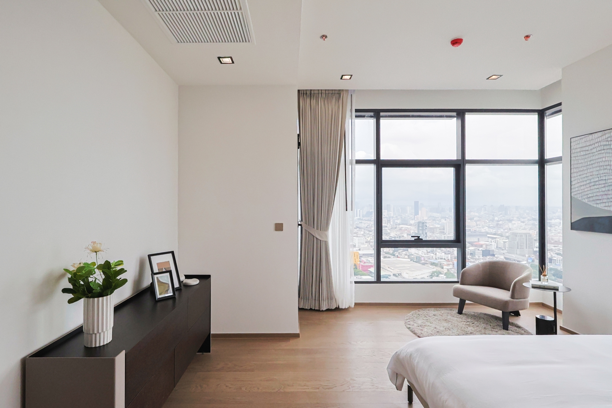 Large Spacious Penthouse For Sale