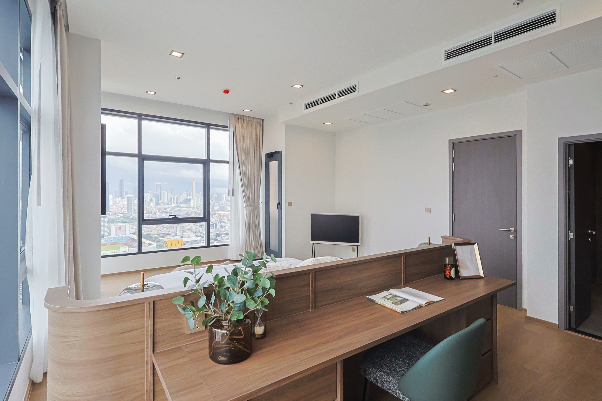 Large Spacious Penthouse For Sale